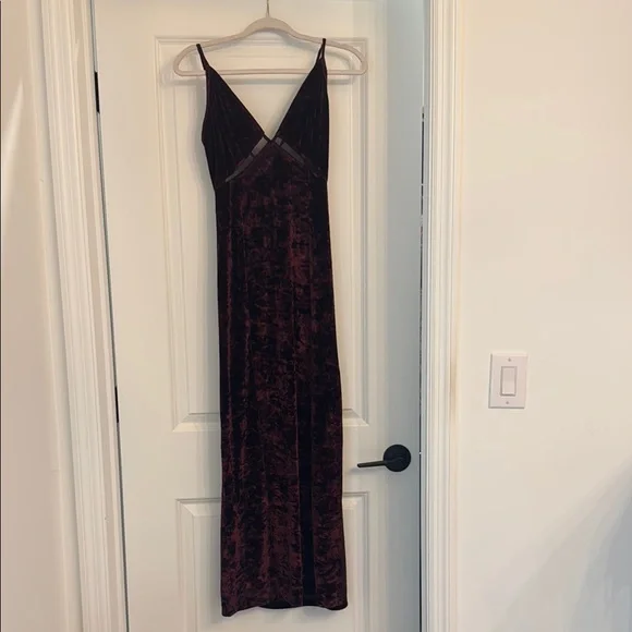 FREE PEOPLE Elegant Velvet Dress in Rich BURGUNDY NWOT - Picture 3 of 16